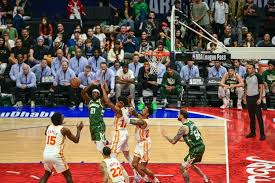 掘金124-116国王稳住西部前六，约基奇三双，拉文27分