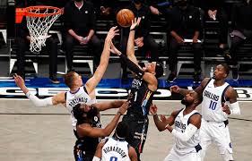 双喜临门，湖人大胜火箭锁定西部第三+太平洋分区冠军